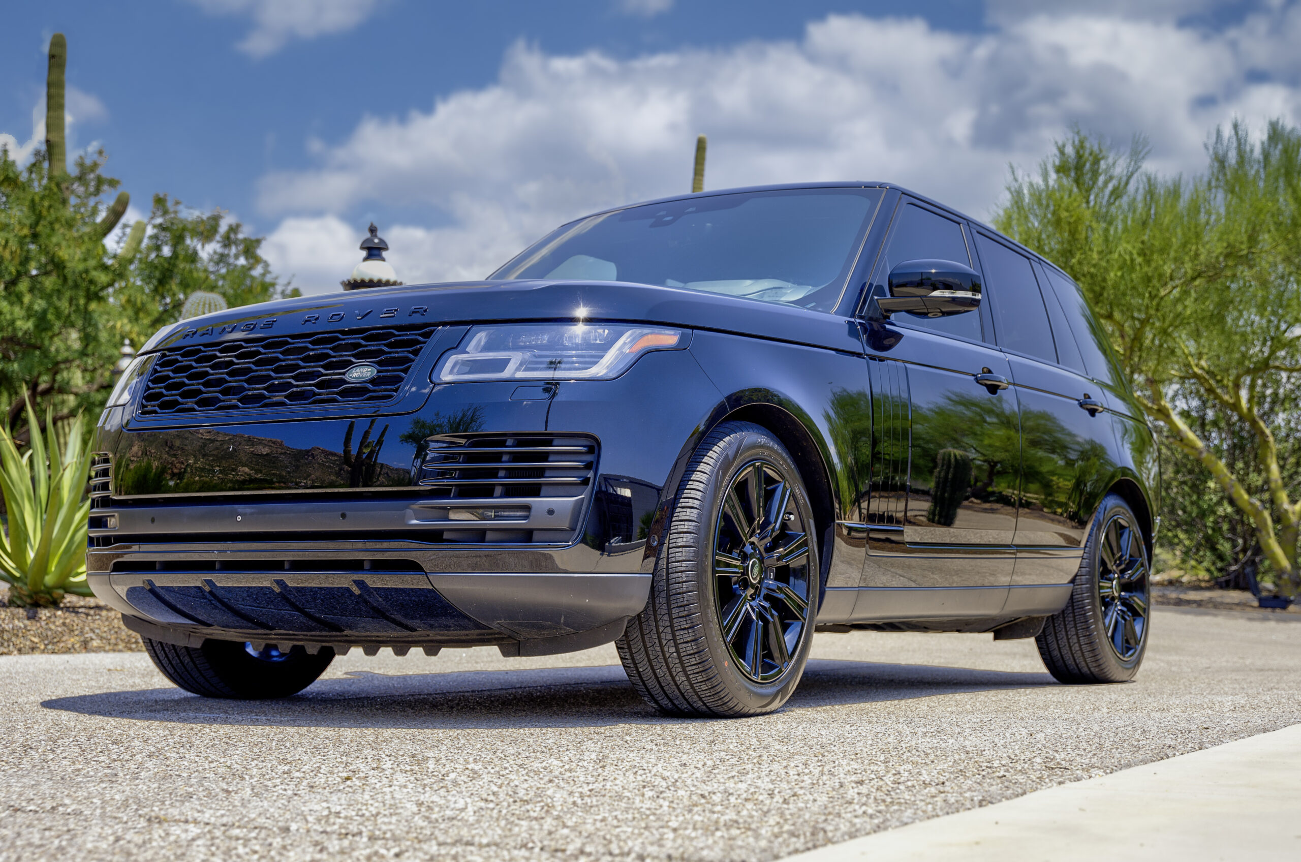 2019 Land Rover Range Rover HSE photo 2