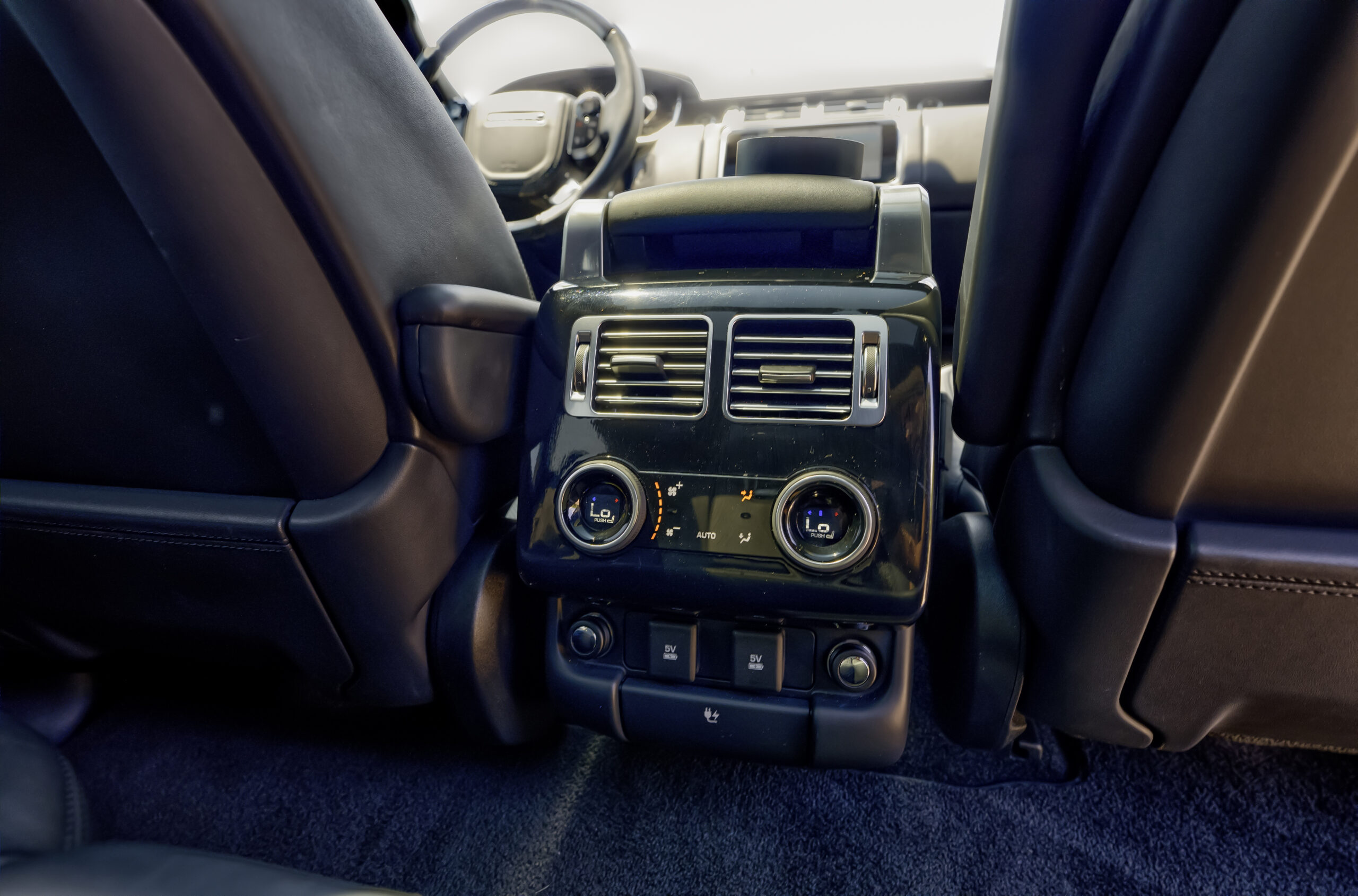 2019 Land Rover Range Rover HSE photo 24