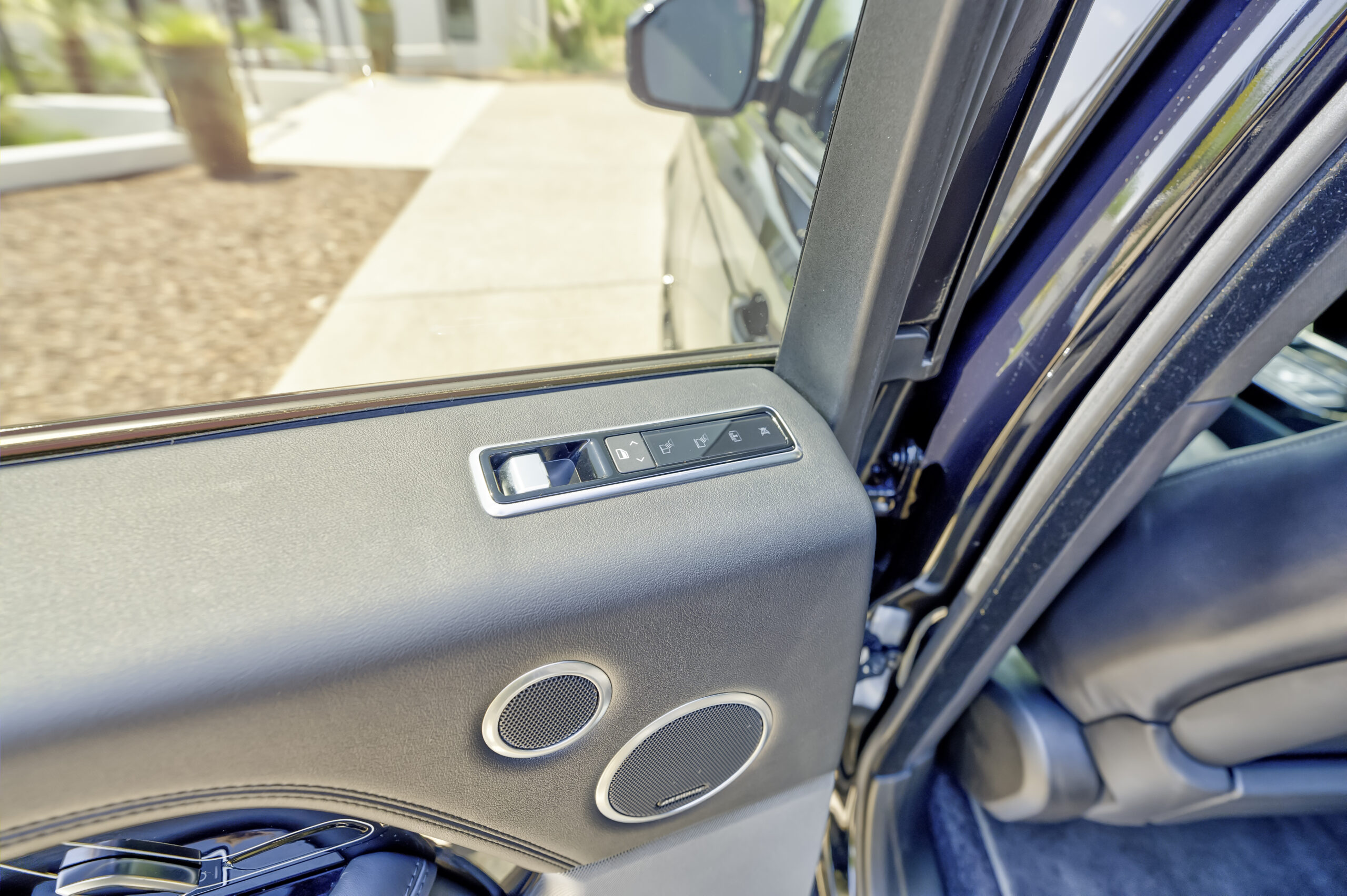 2019 Land Rover Range Rover HSE photo 17