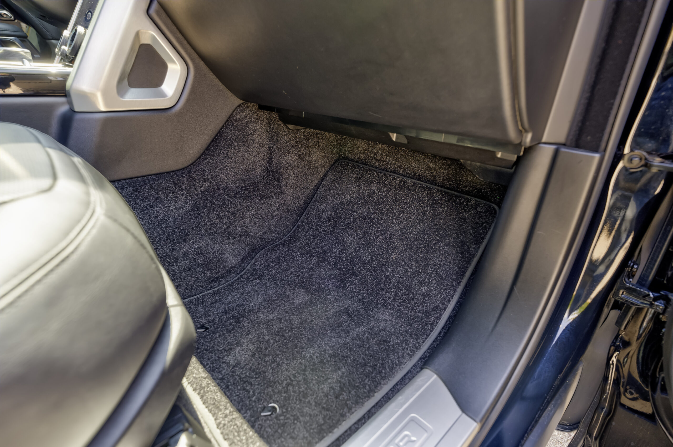 2019 Land Rover Range Rover HSE photo 16