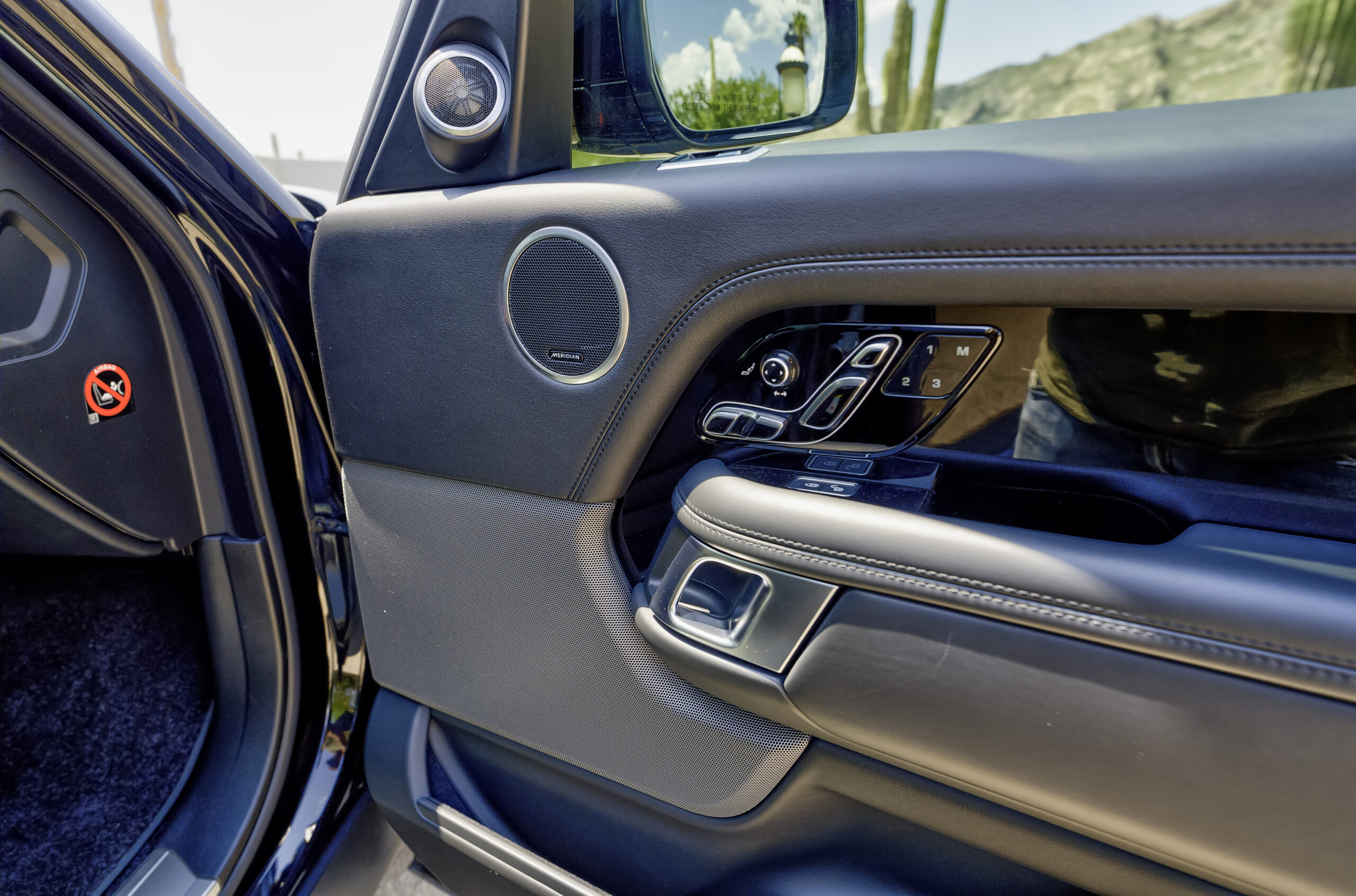 2019 Land Rover Range Rover HSE photo 14