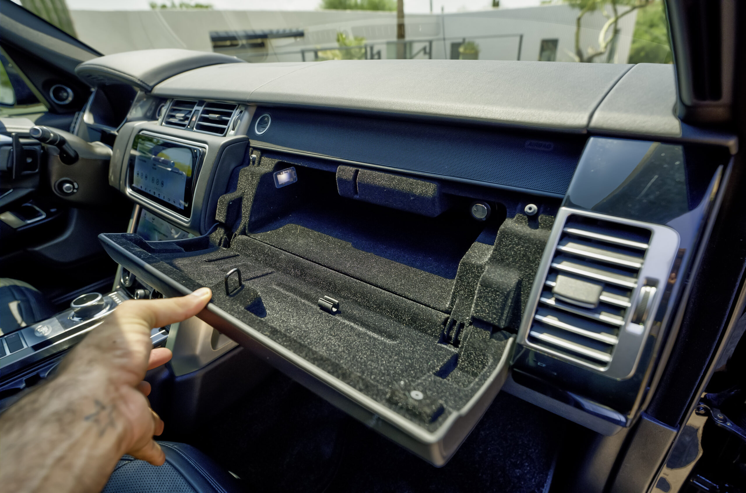 2019 Land Rover Range Rover HSE photo 12