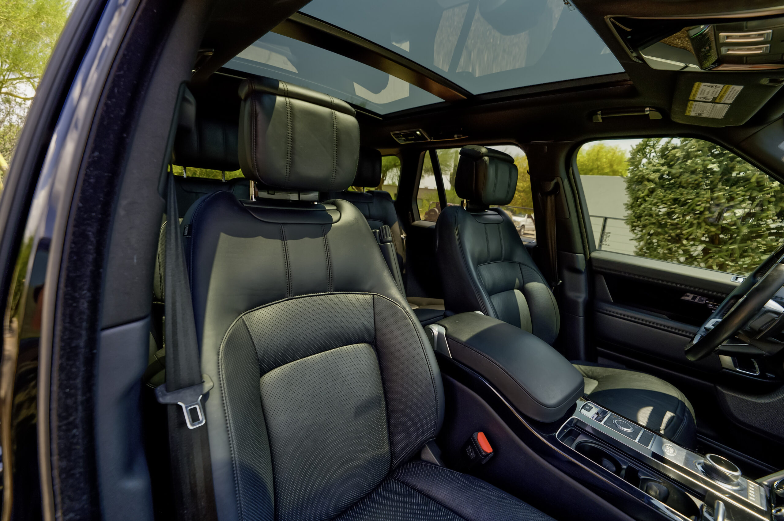 2019 Land Rover Range Rover HSE photo 9