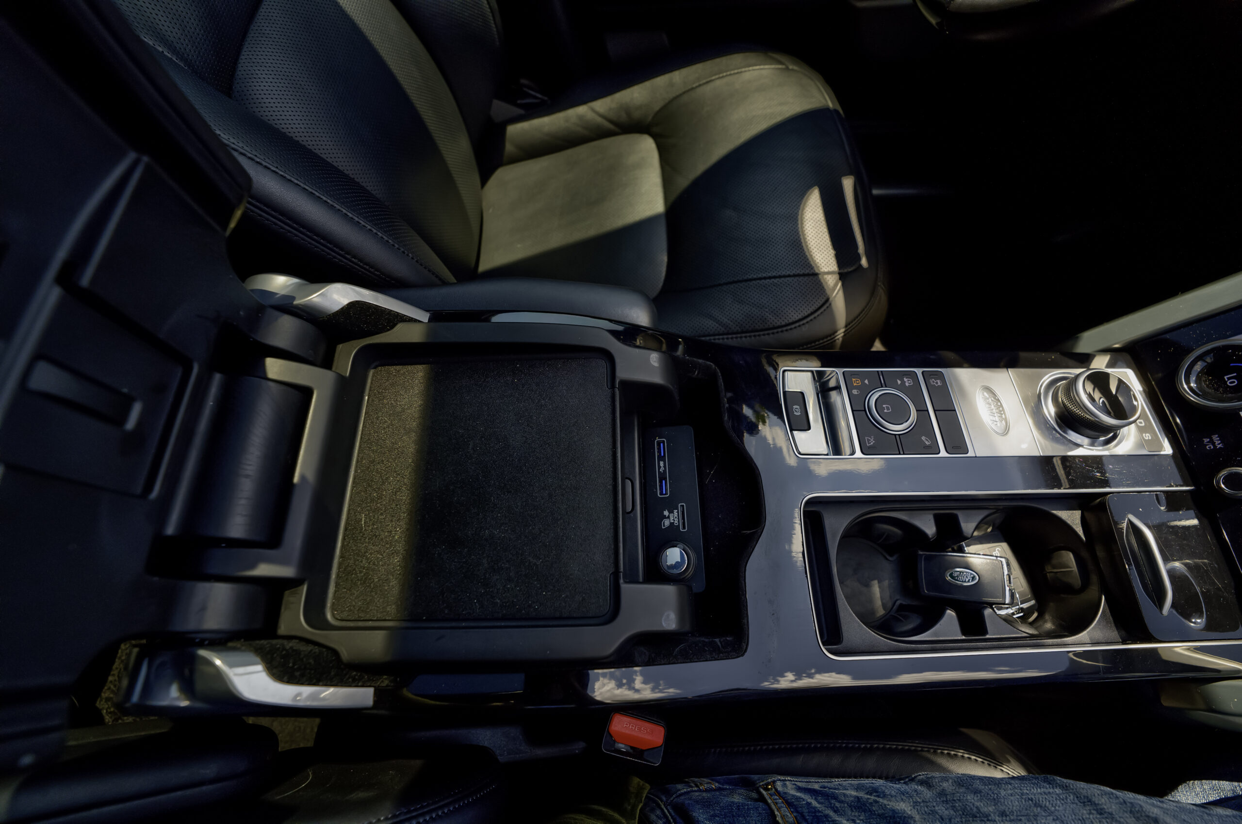 2019 Land Rover Range Rover HSE photo 8