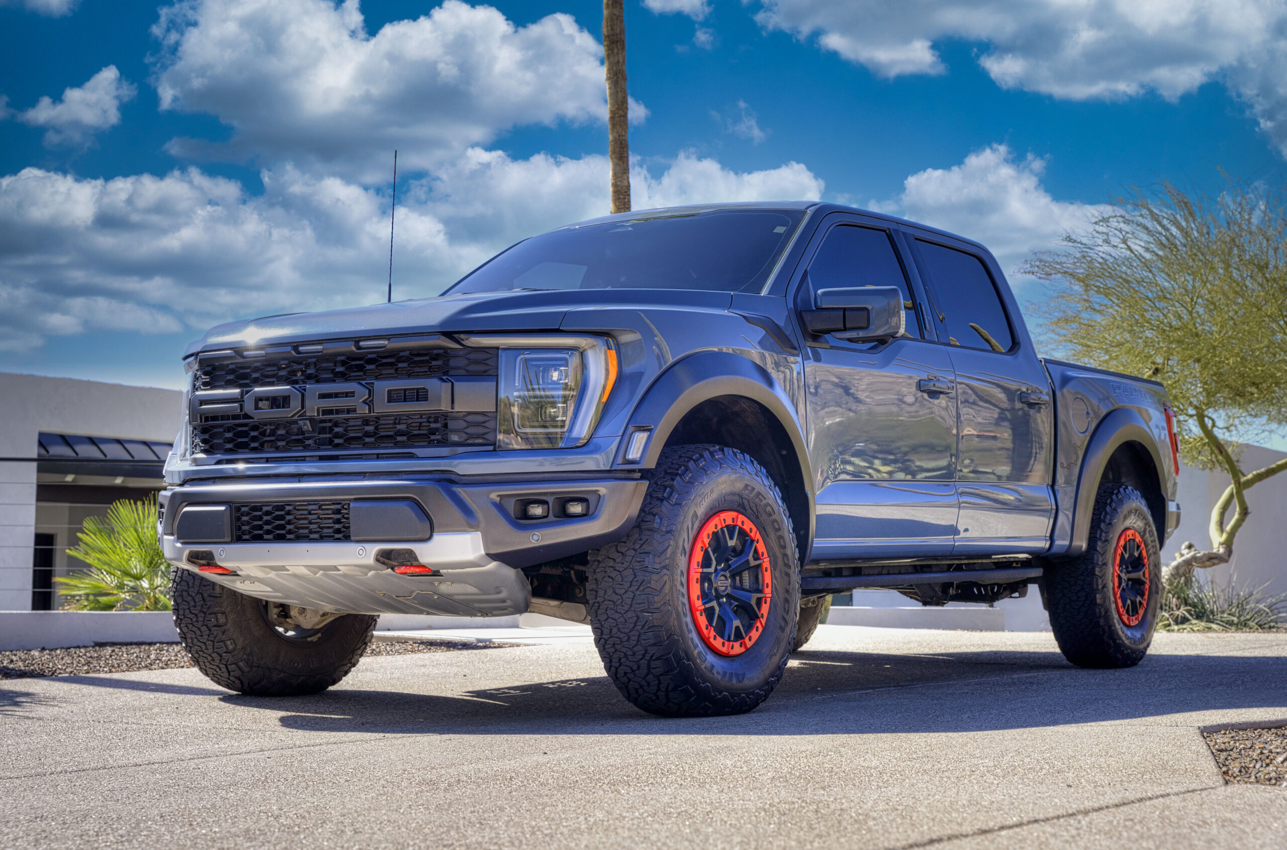 2023 Ford F-150 photo 2