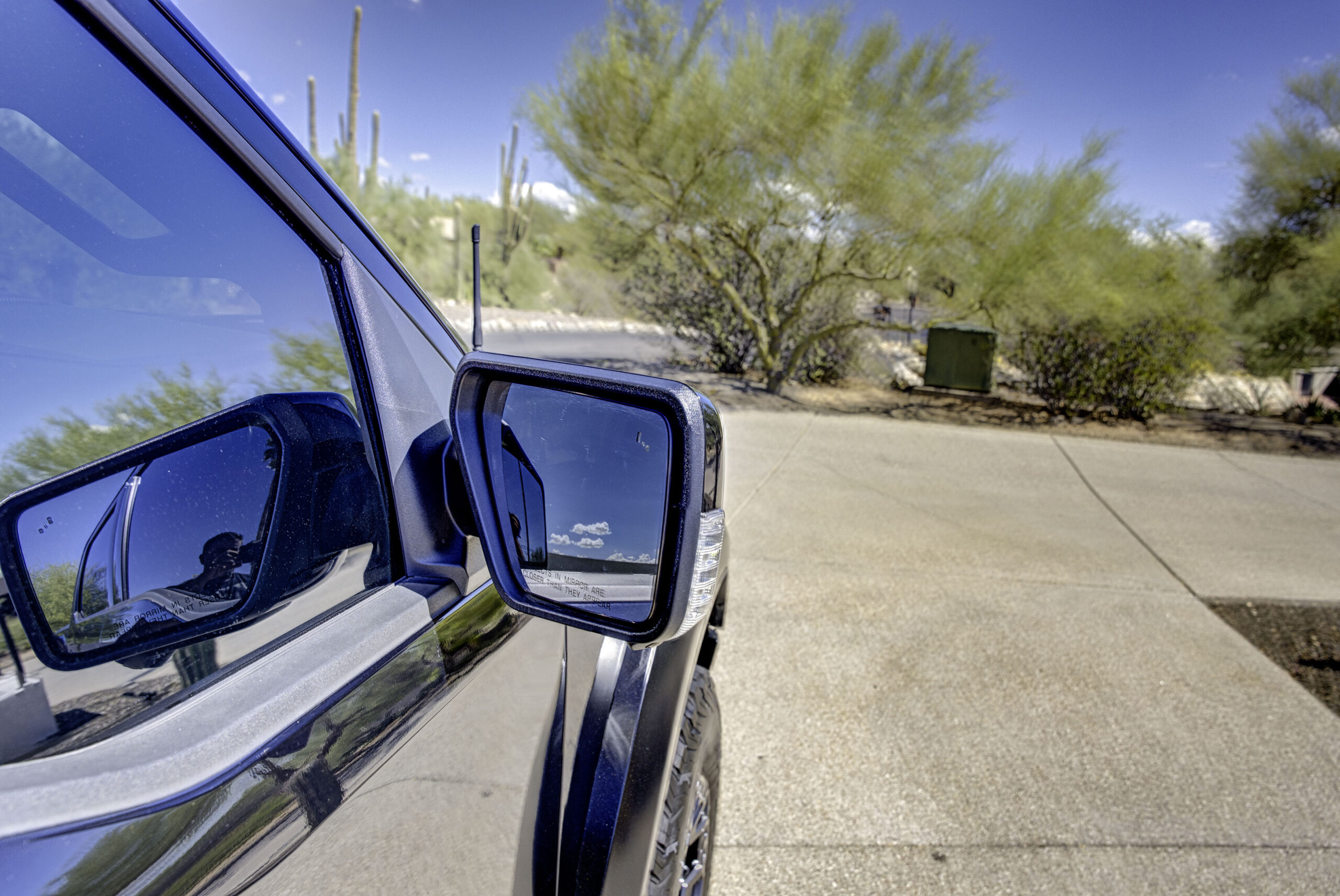 2024 Ford F-150 Raptor photo 2