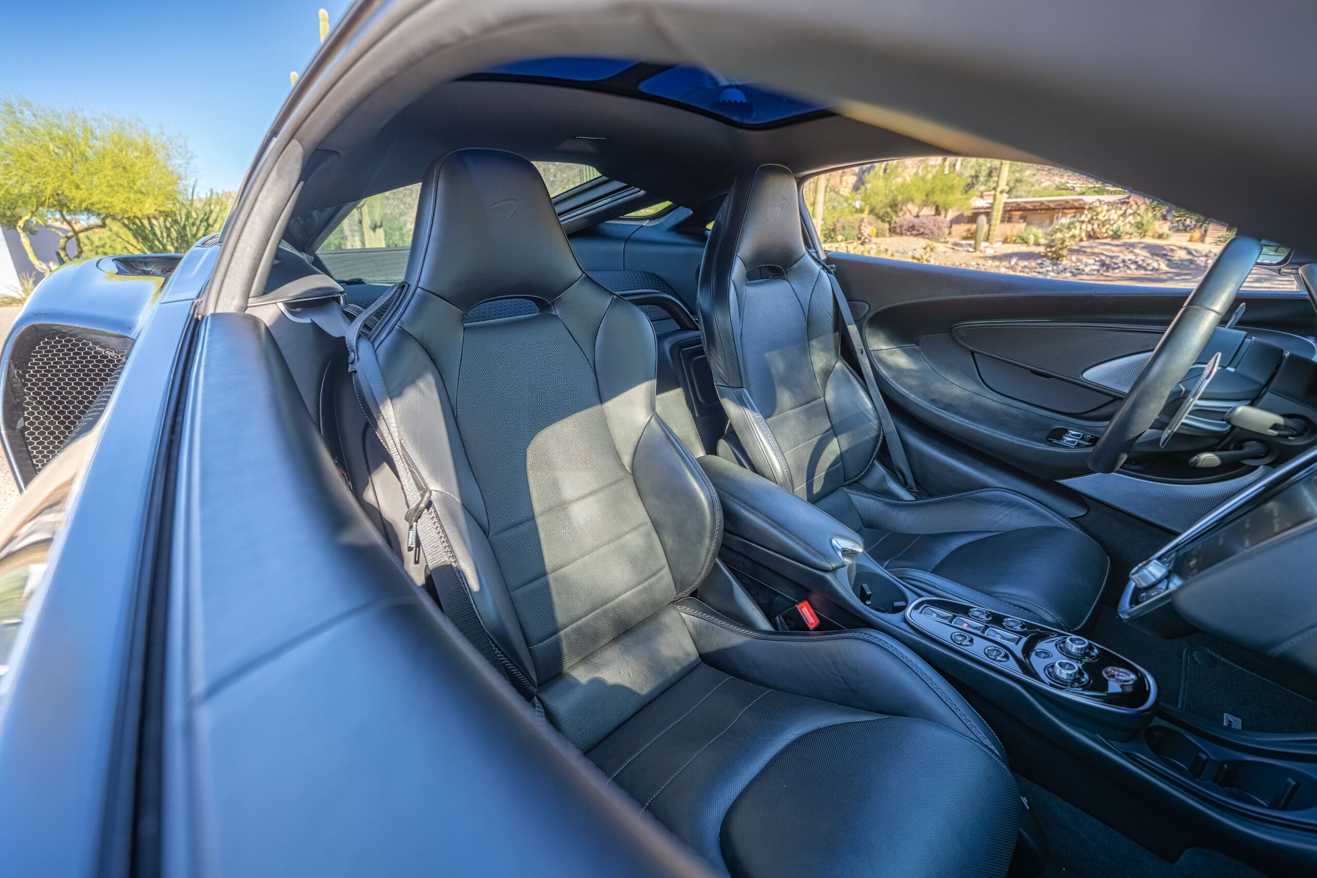 2020 Mclaren GT photo 4